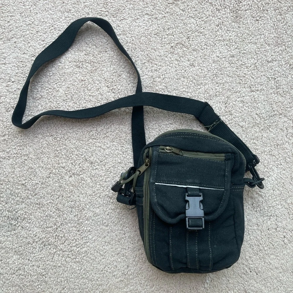 Black & Olive Crossbody